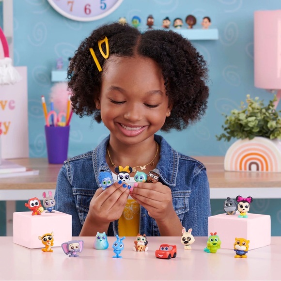 NIB Disney Doorables Mega Peek Pack, 25 pc. (Styles May Vary) - Picture 7 of 9